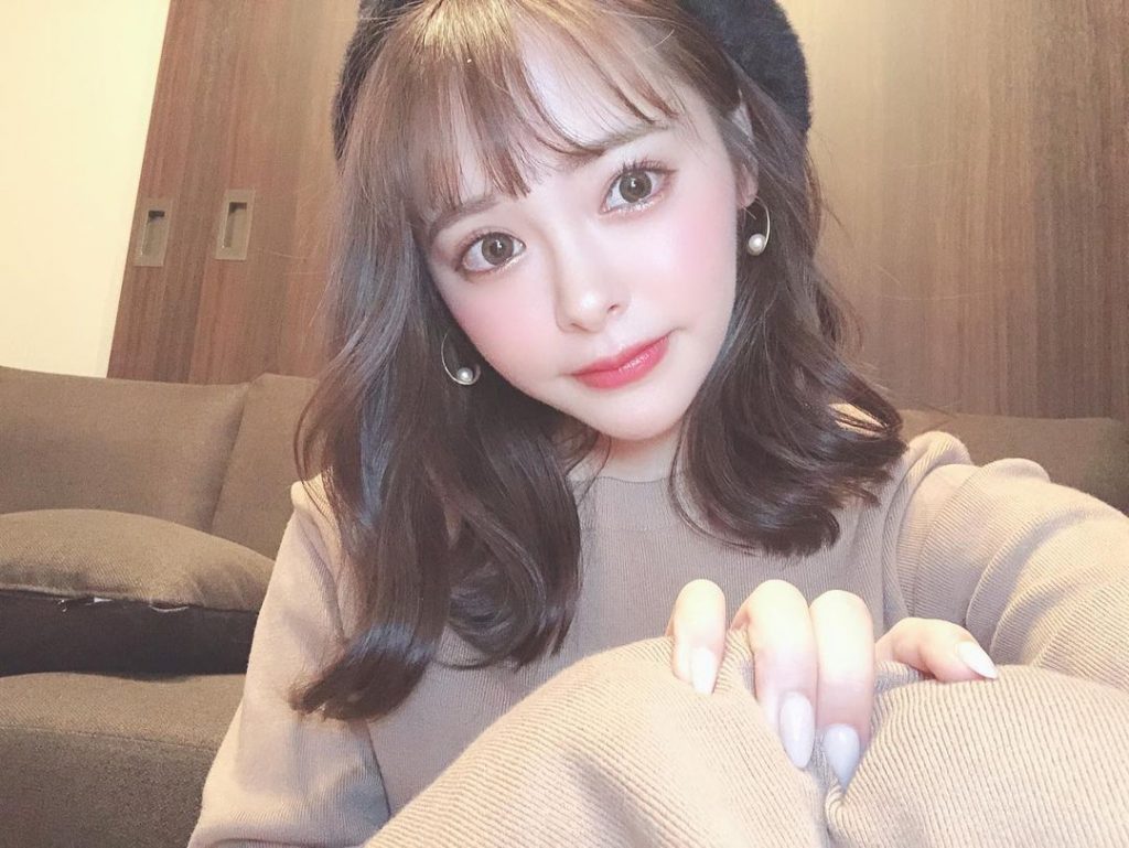 小倉由菜 デビュー